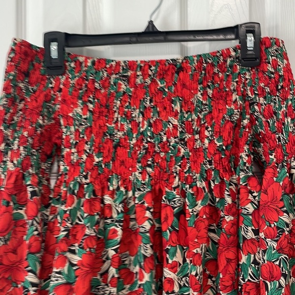 NWOT off the shoulder dress - Picture 5 of 7